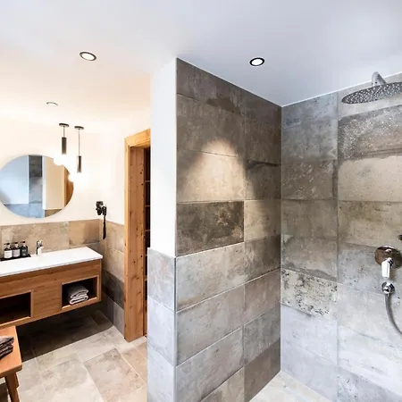 Gruenerhof Otel 4*