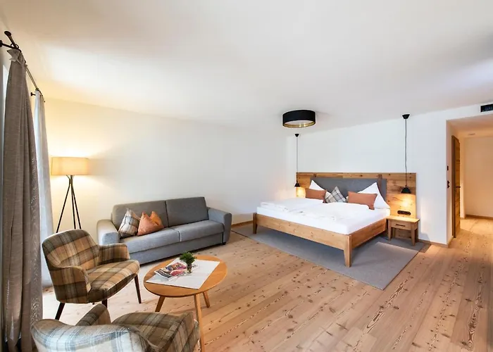 فندق Gruenerhof 4*